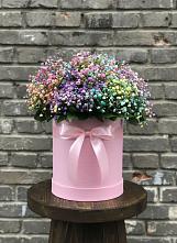 Цветочная композиция из Гипсофила и Розы в шляпной коробке в Кубинке