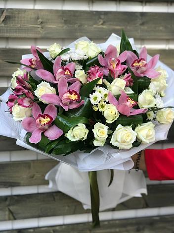 Букет цветов из: Розы и Хризантемы в Кубинке