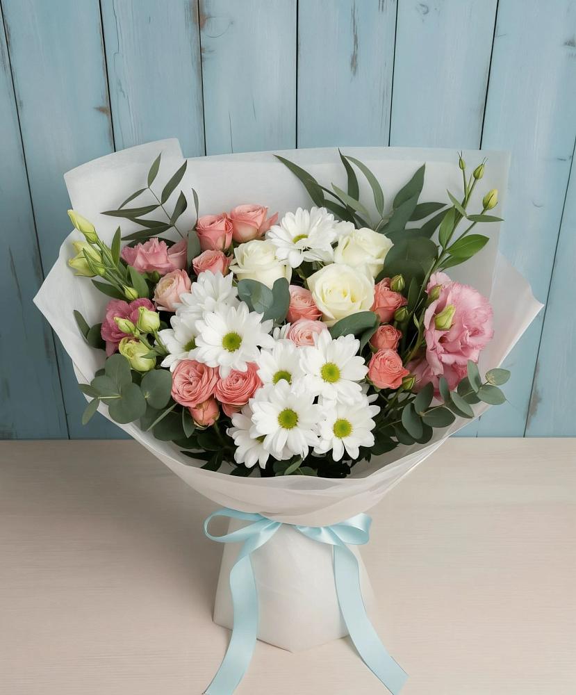 Букет цветов из: Розы, Лизиантусы и Хризантемы в Кубинке