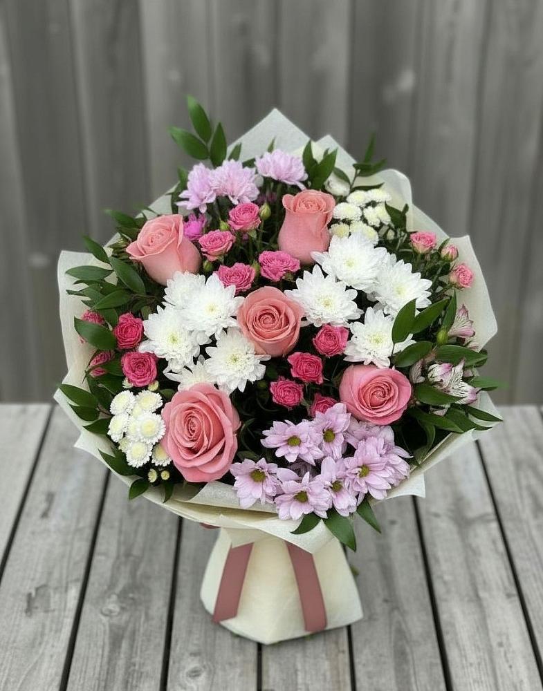 Букет цветов из: Альстромерии, Гвоздики, Розы и Хризантемы в Кубинке