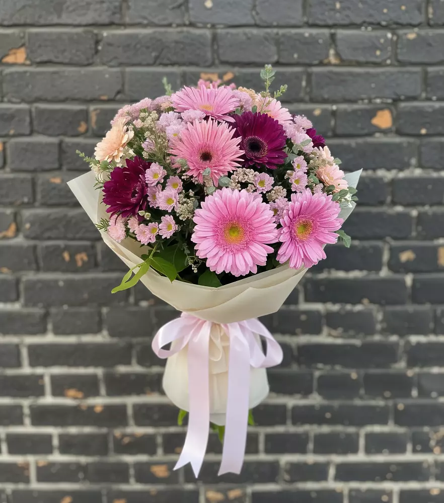 Букет цветов из: Герберы и Хризантемы в Кубинке