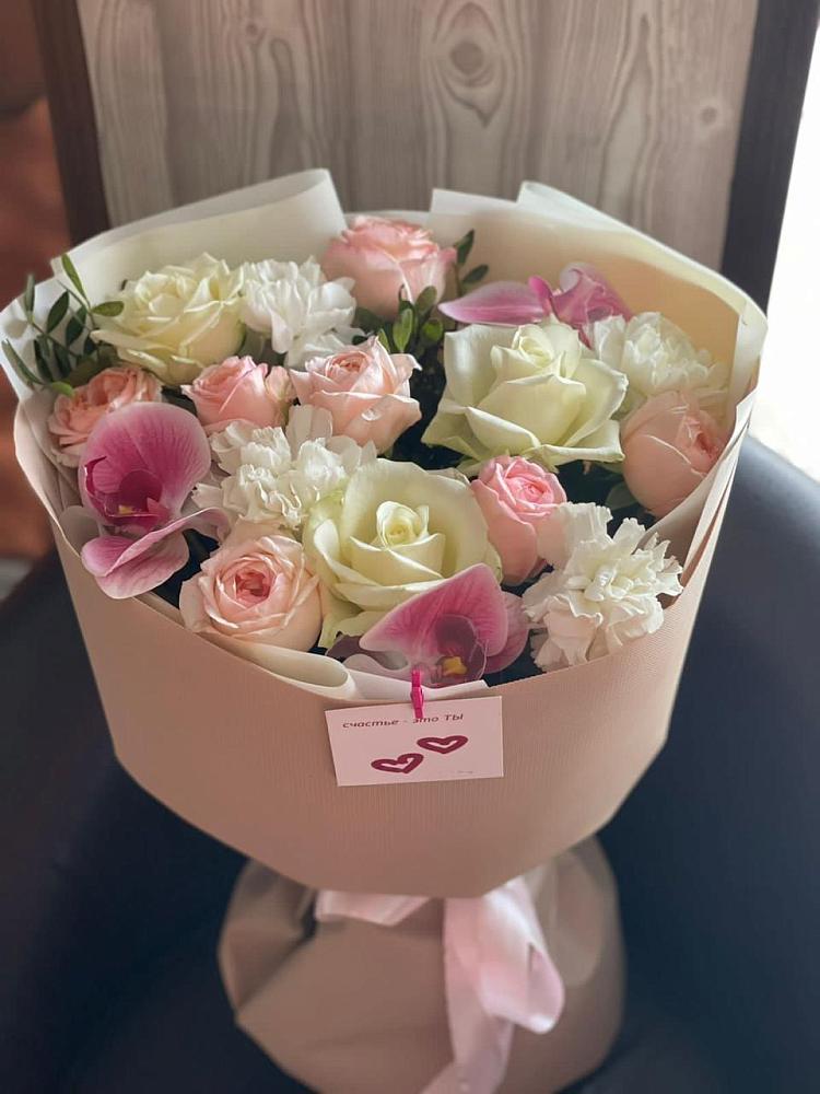 Букет цветов из: Орхидеи, Розы и Гвоздики в Кубинке