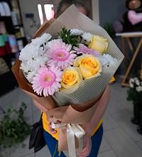 Букет цветов из:  Герберы, Розы и Хризантемы в Кубинке