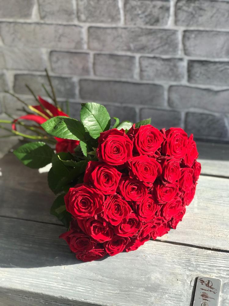 Букет Красные розы Фридом в Кубинке