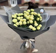 Букет Белые кустовые розы Солинеро в Кубинке
