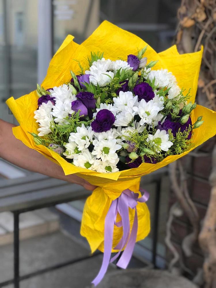 Букет цветов из: Ирисы, Хризантемы и Ромашки в Кубинке