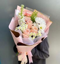 Букет цветов из:  Хризантемы и Розы в Кубинке