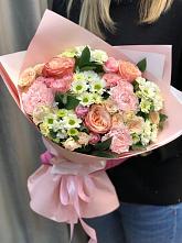 Букет нежные объятья в Кубинке Букет цветов из: Гвоздики, Розы и Хризантемы в Кубинке