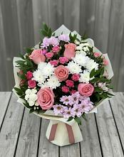 Букет цветов из:  Альстромерии, Гвоздики, Розы и Хризантемы в Кубинке