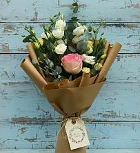 Букет цветов из:  Розы и Лизиантусы в Кубинке